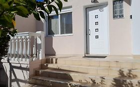Omorfi Poli 120 sqm Apartment